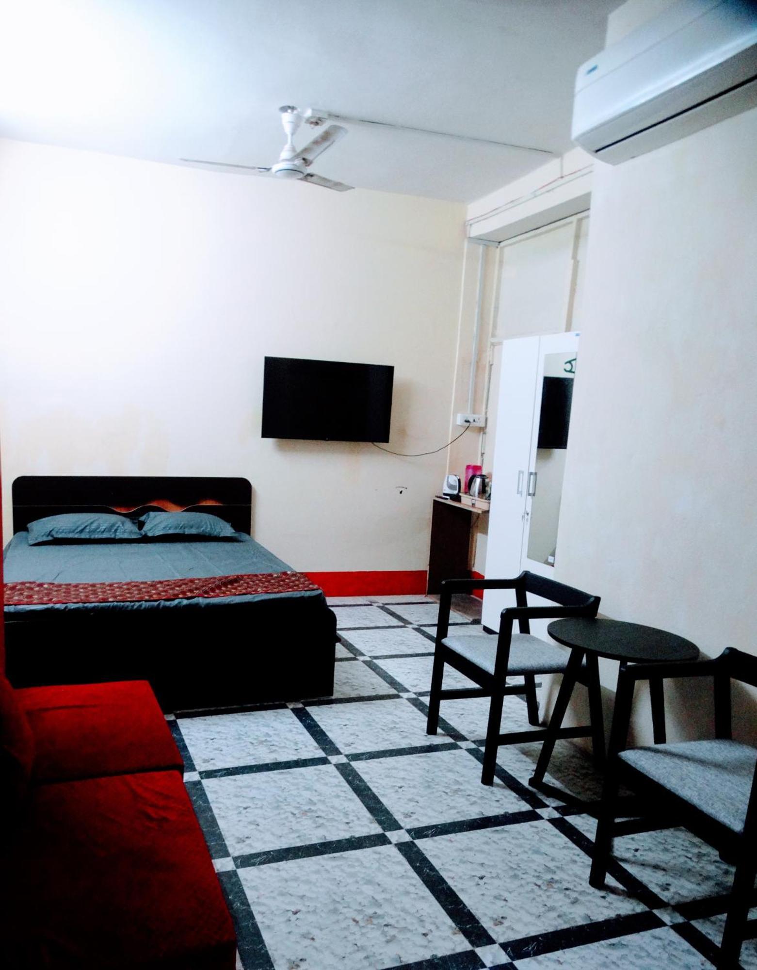 Shree Ram Sia Hotel An Unit Of Shree Ram Sia Trading And Residency Gaya Exterior foto